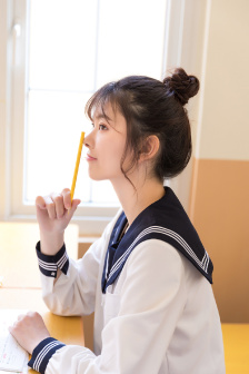 低头看我是怎么c哭你的良堂